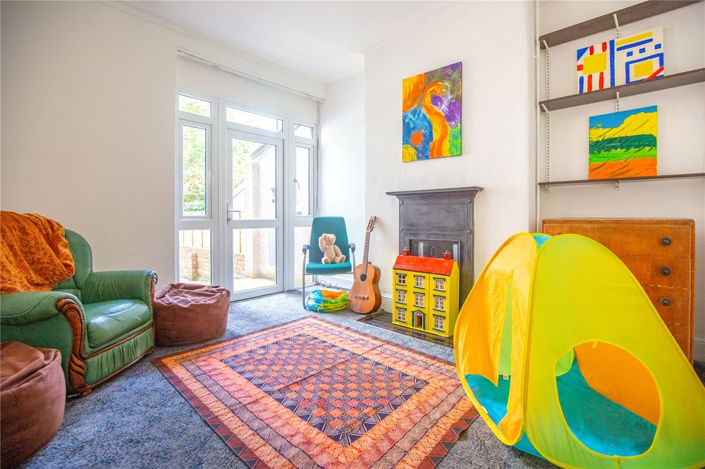 Property photo 3 of 22 Picture No. 05