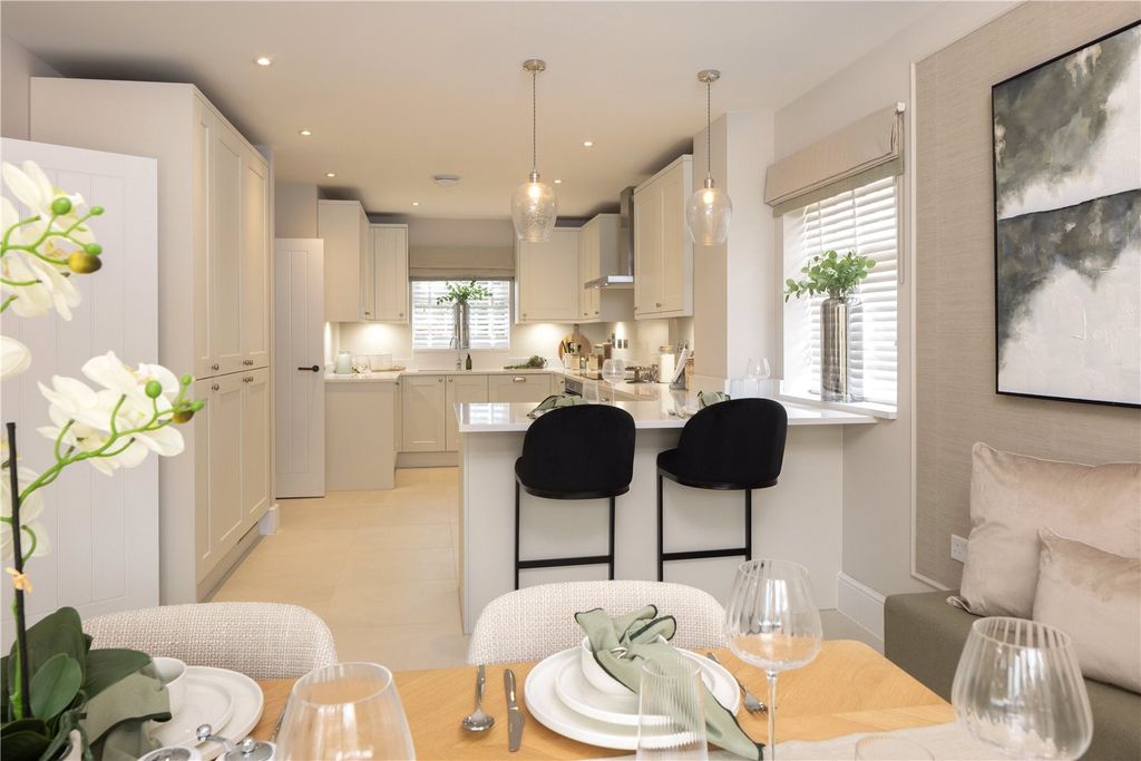 Property photo 2 of 18 Kitchen/Dining