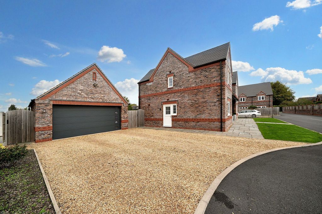 Property photo 3 of 49