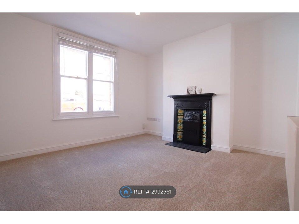 Property photo 2 of 11 3rd Bedroom/2nd Reception Room