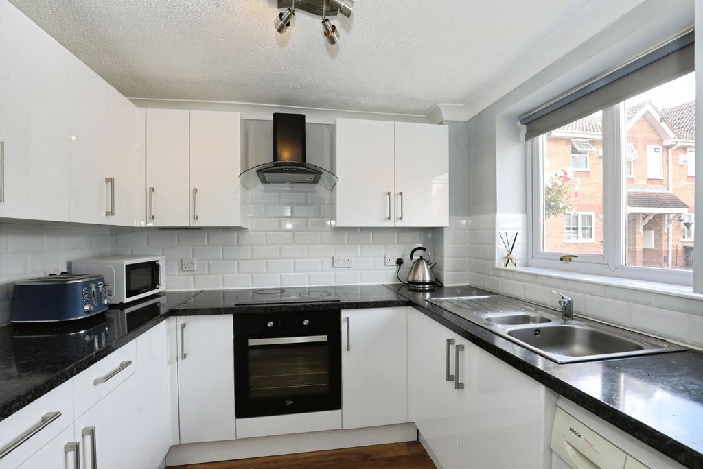Property photo 3 of 18 Pbox-Img.Jpg
