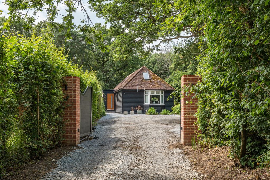 Property photo 1 of 18 Image