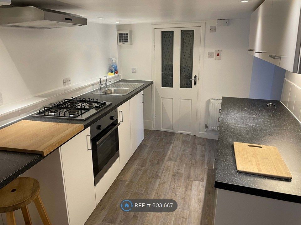 Property photo 1 of 10 Kitchen