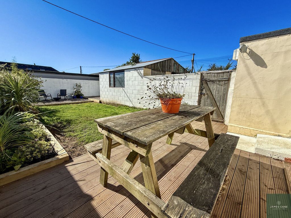 Property photo 2 of 19