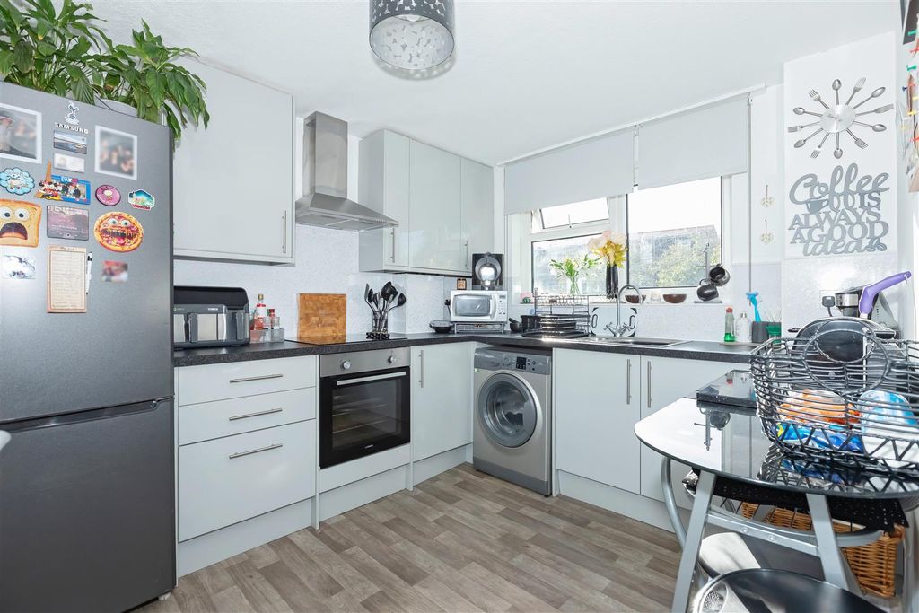 Property photo 2 of 10 Merlin Court_3 Copy.Jpg