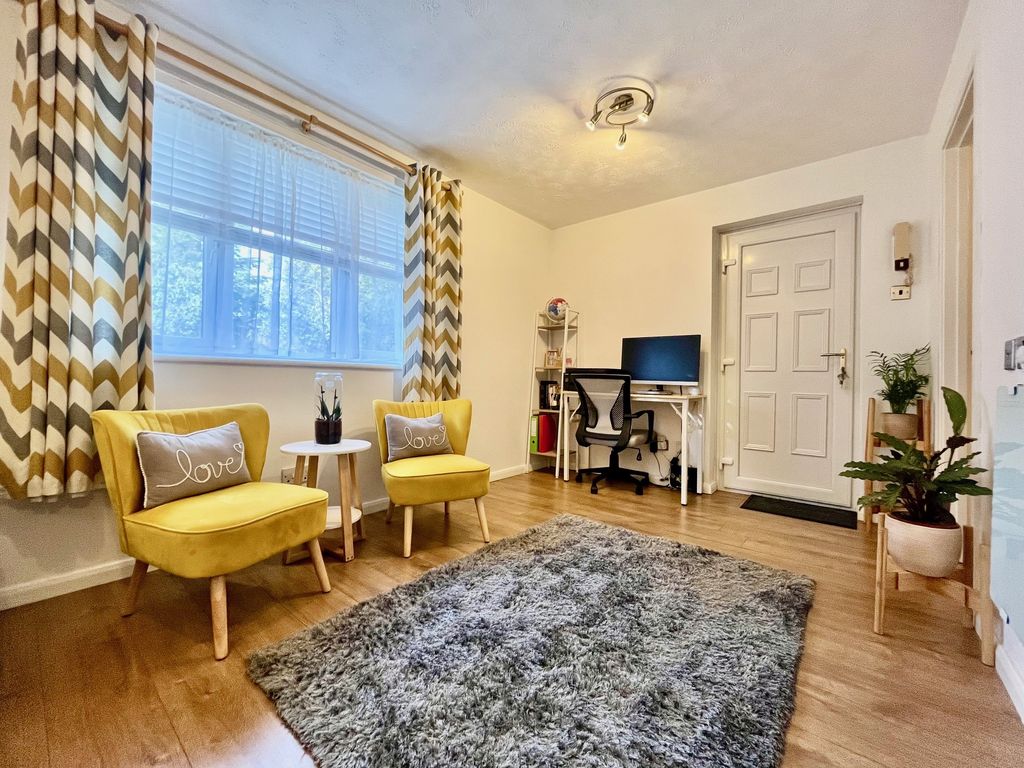 Property photo 2 of 7