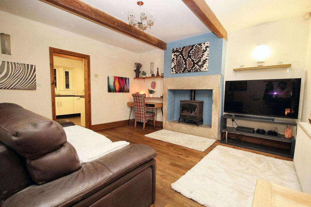 Property photo 2 of 31