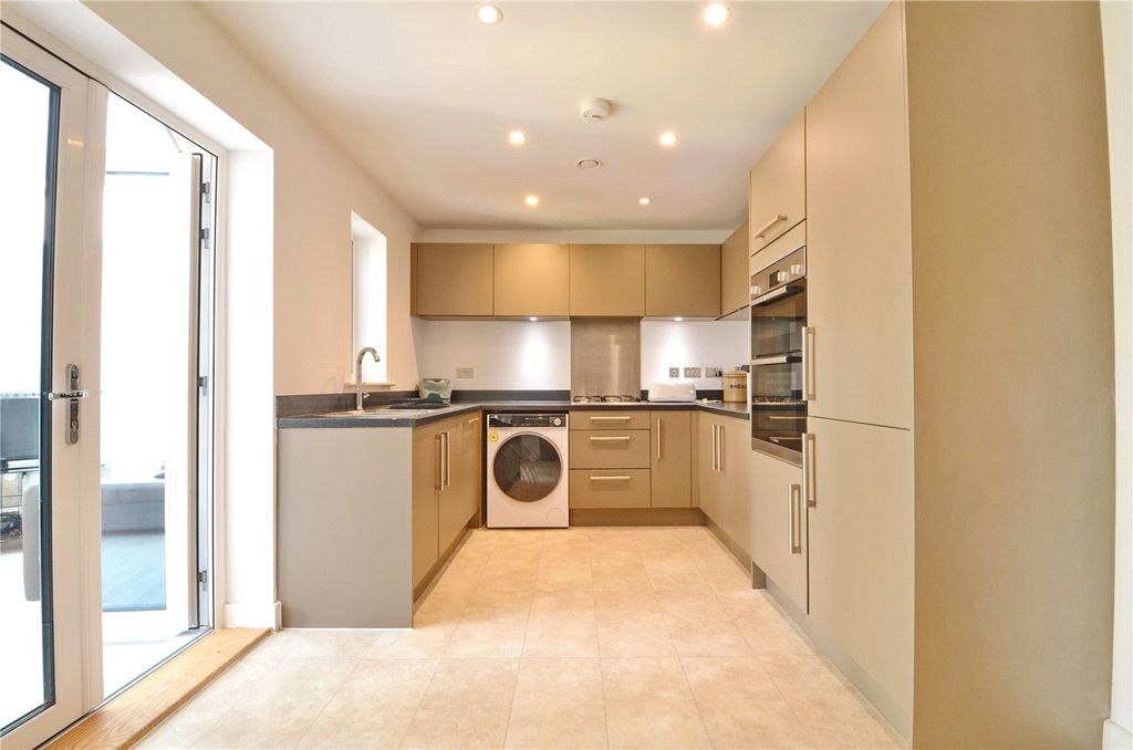 Property photo 3 of 8 Picture No. 05