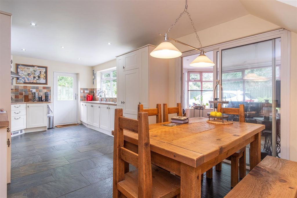 Property photo 3 of 41 Kitchen/Diner