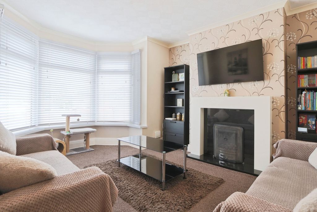 Property photo 2 of 14 4193085