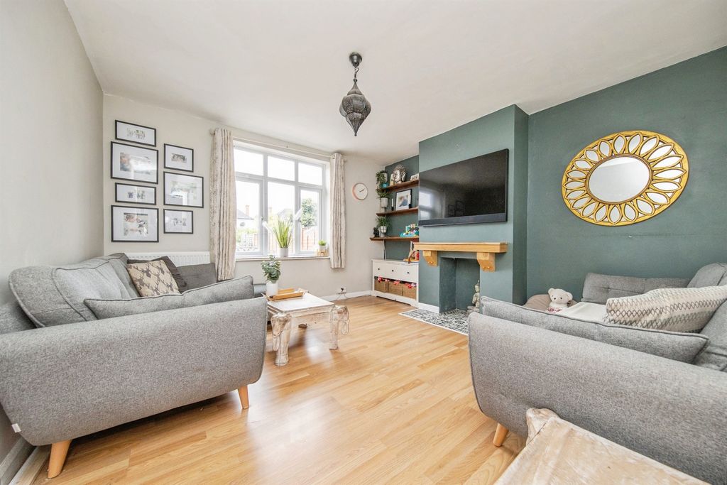 Property photo 2 of 17