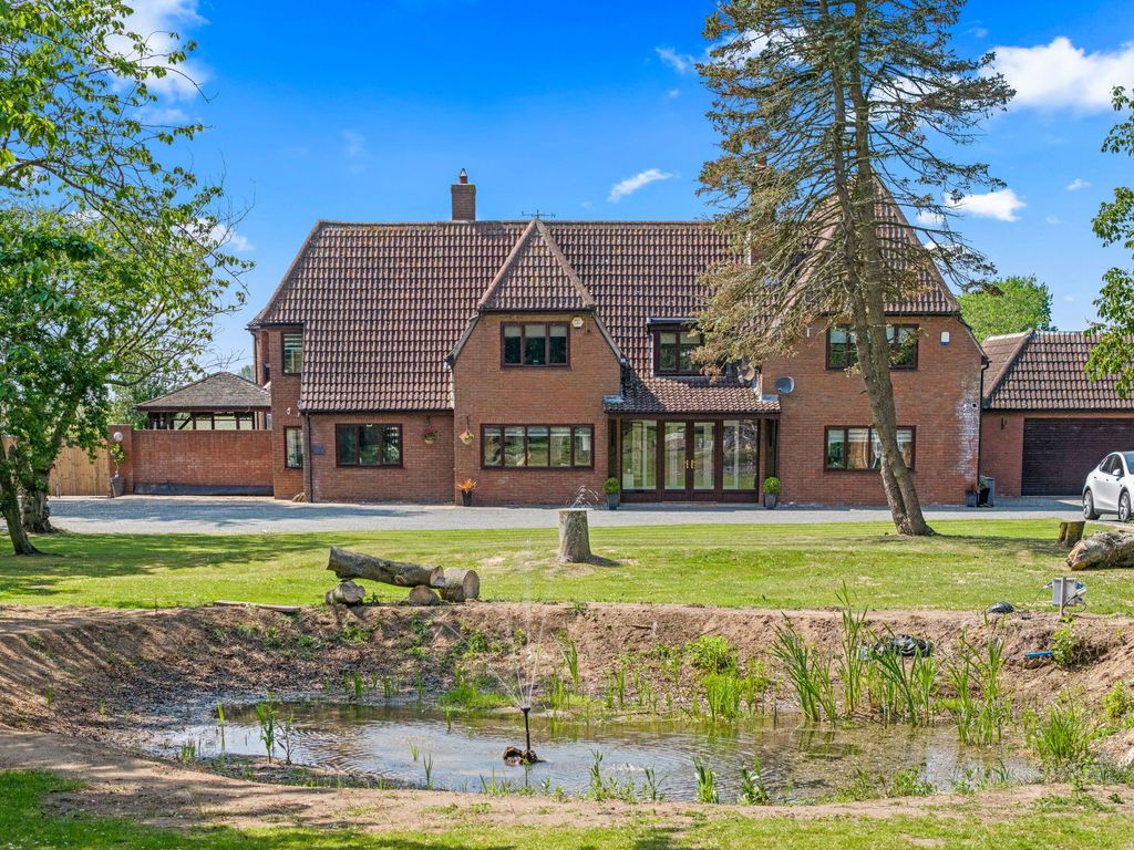 Property photo 1 of 76