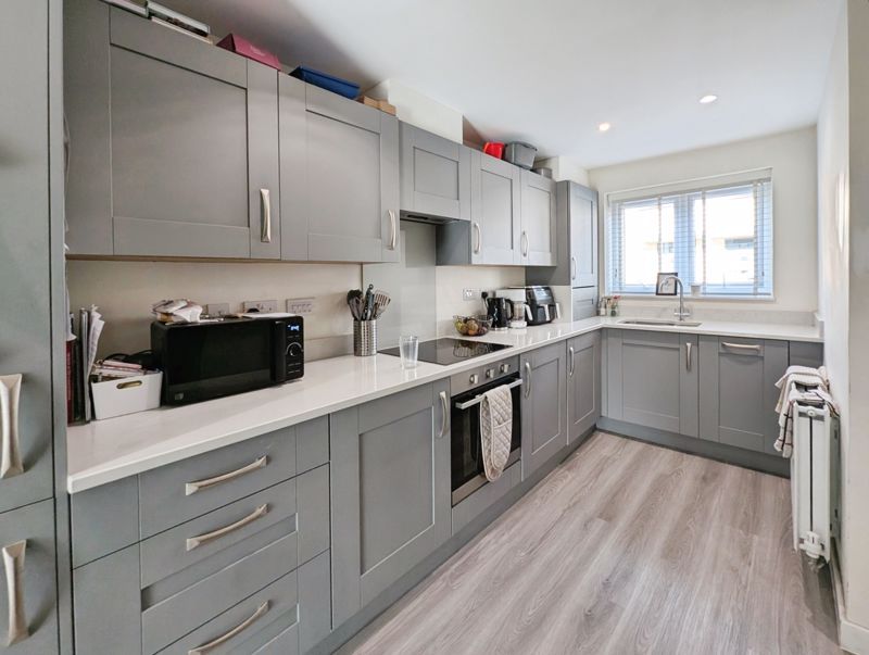 Property photo 3 of 11 Photo 8