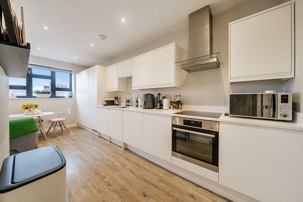 Property photo 2 of 13 1522224-9-6Abce59...