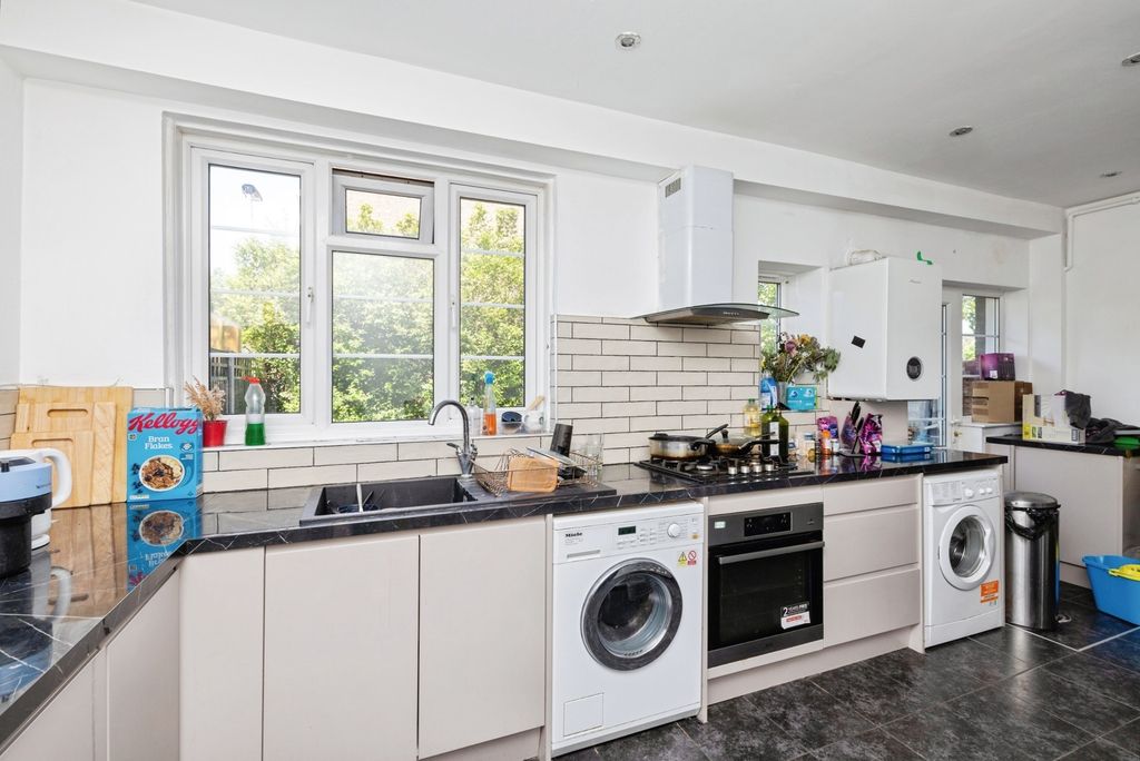 Property photo 2 of 10 Pbox-Img.Jpg