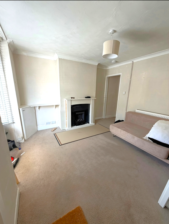 Property photo 2 of 11 Living Room