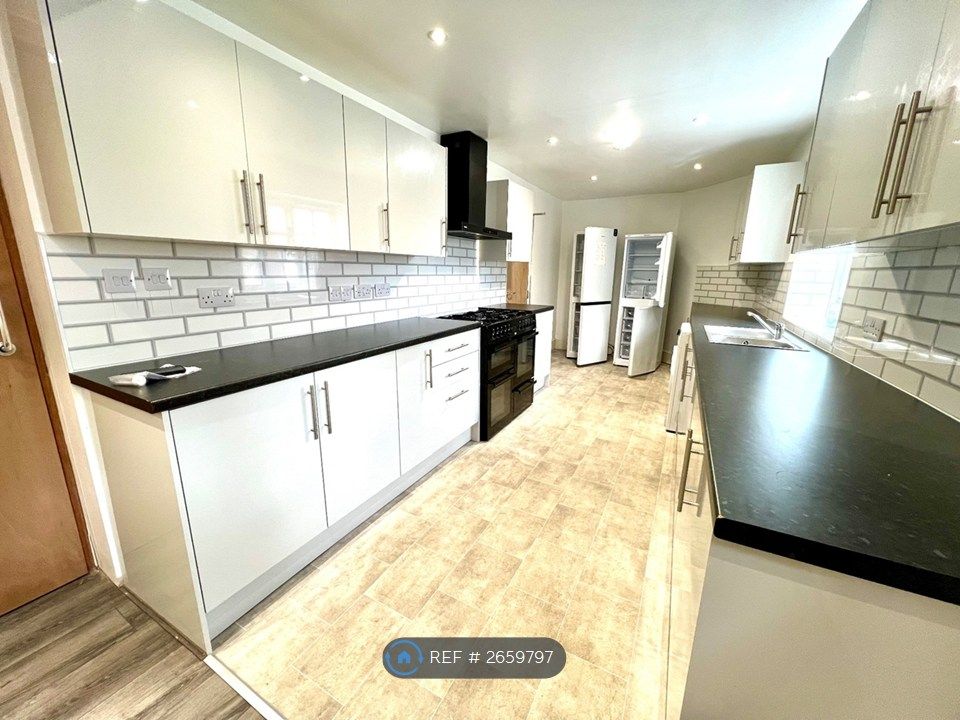 Property photo 2 of 26