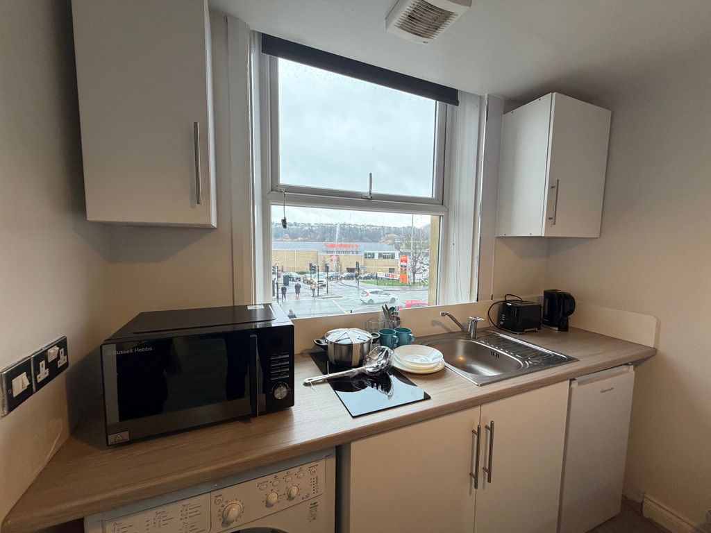 Property photo 2 of 4 Bedroom 1