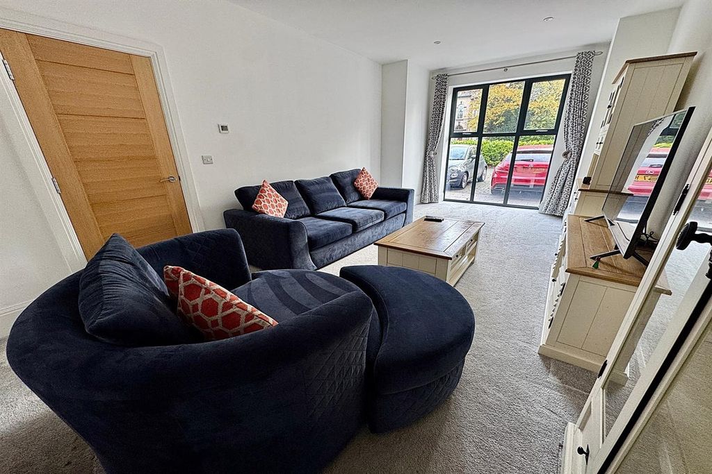 Property photo 3 of 30 Living Room