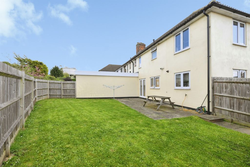 Property photo 2 of 16