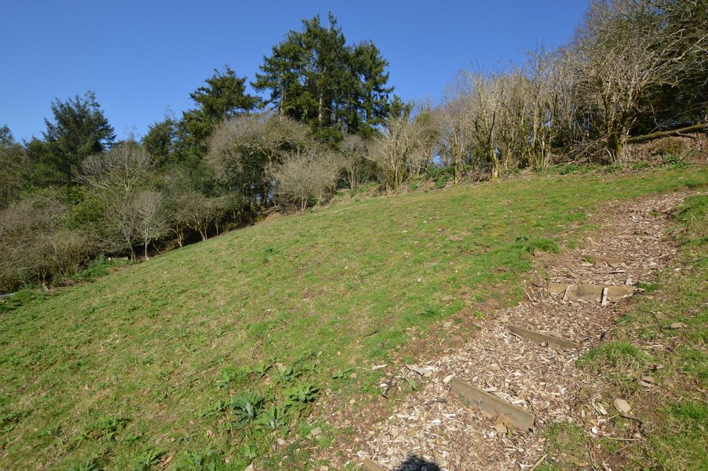 Property photo 2 of 13 Picture No. 36