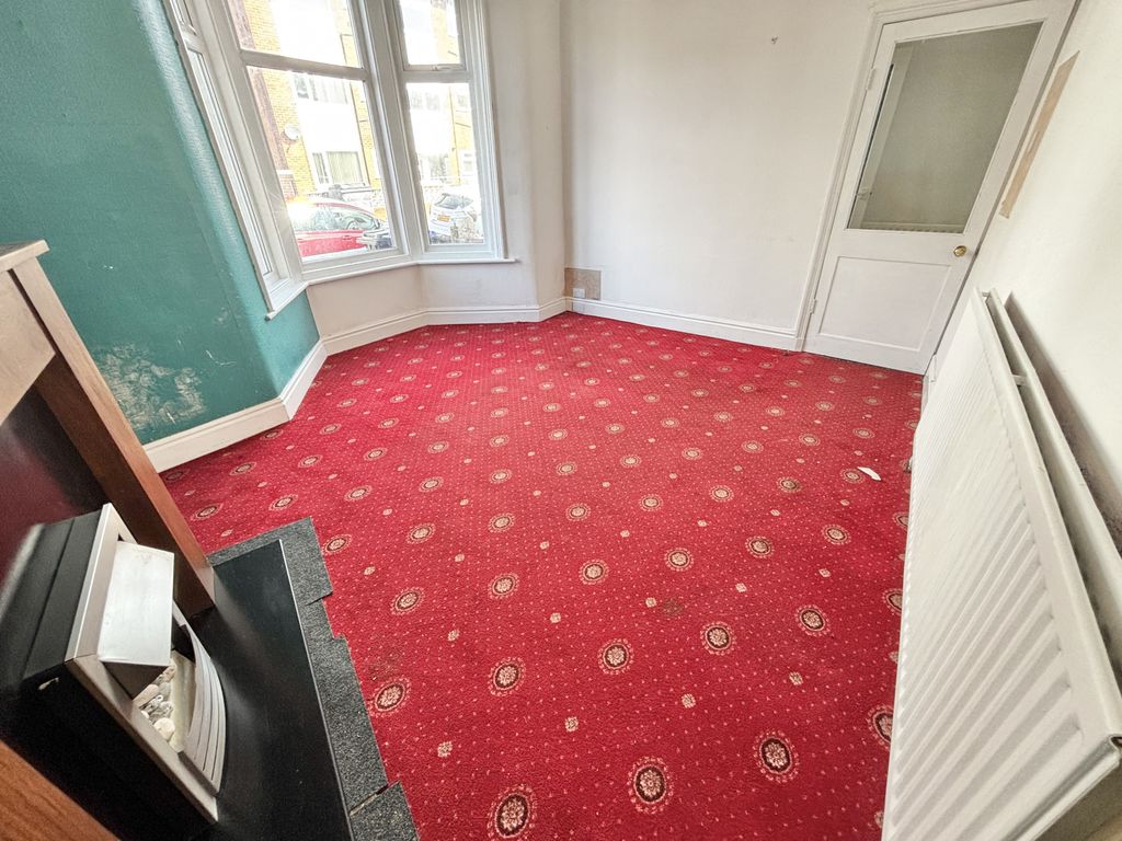 Property photo 3 of 27
