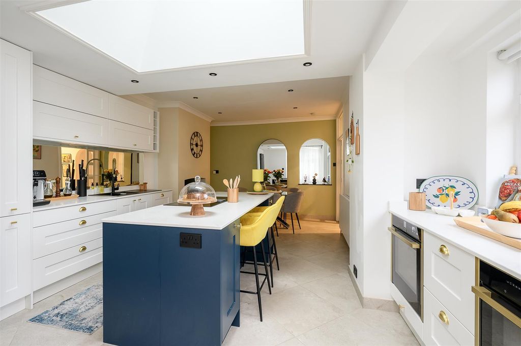 Property photo 2 of 27 Kitchen