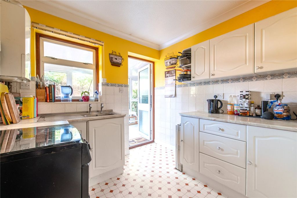 Property photo 3 of 26 Kitchen