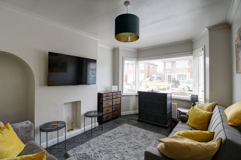 Property photo 3 of 23 Lounge 1.1