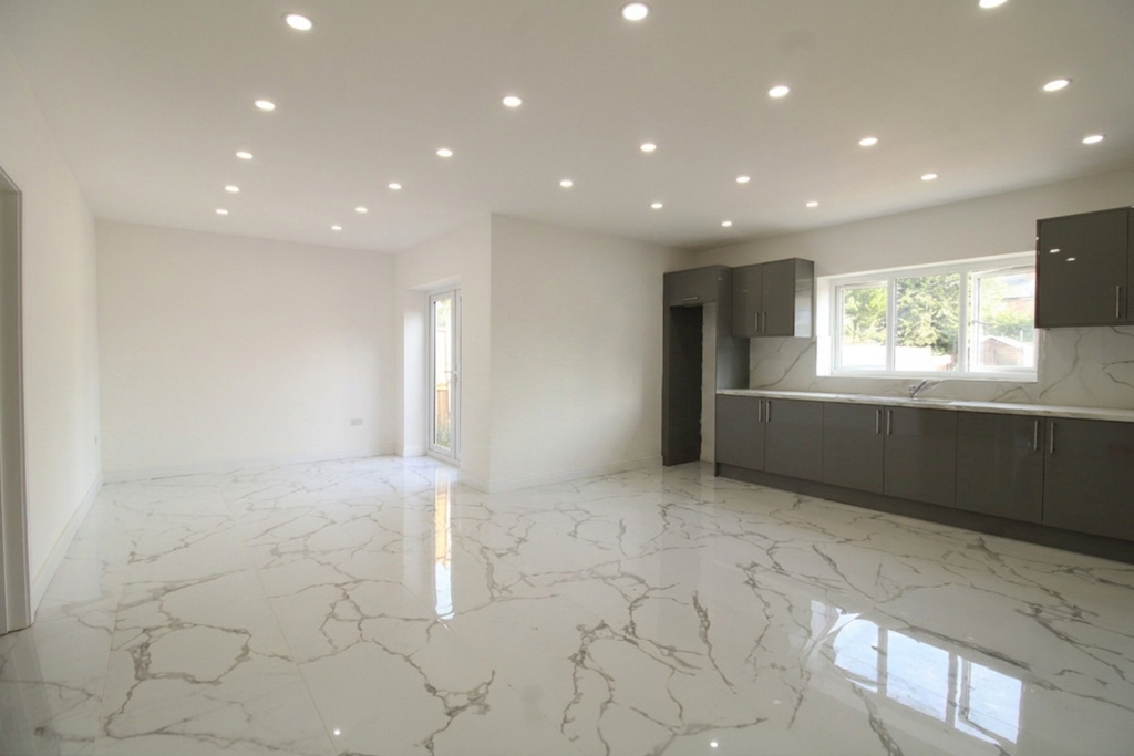 Property photo 1 of 11 Kitchen