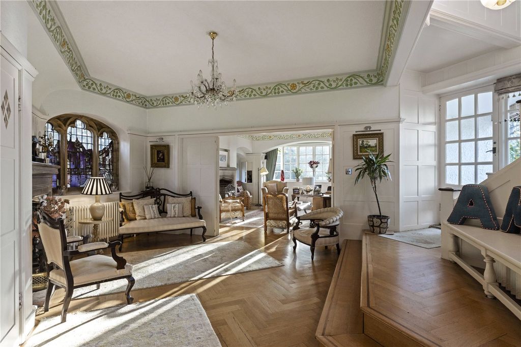 Property photo 3 of 5 Entrance Hall
