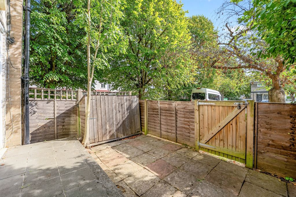 Property photo 2 of 11
