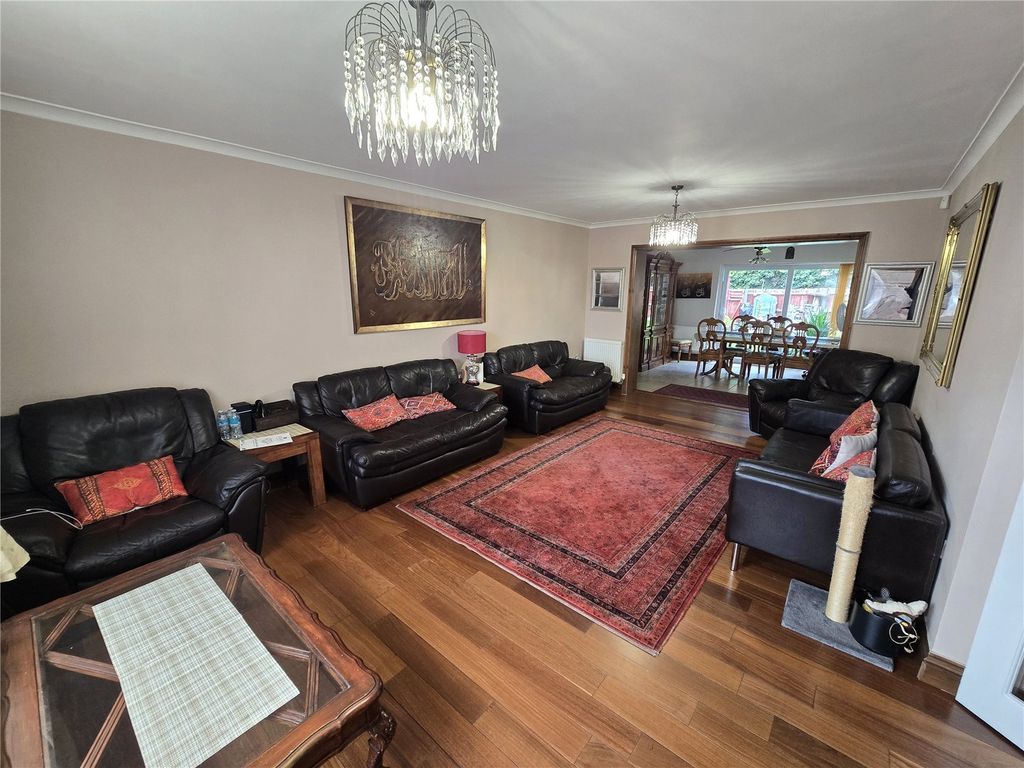 Property photo 2 of 23 Lounge