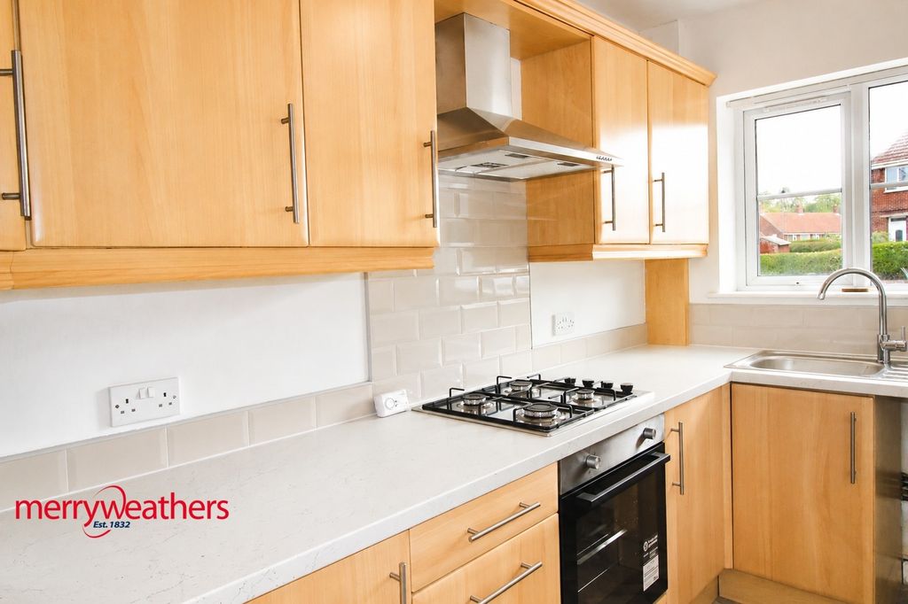 Property photo 2 of 11 Kitchen