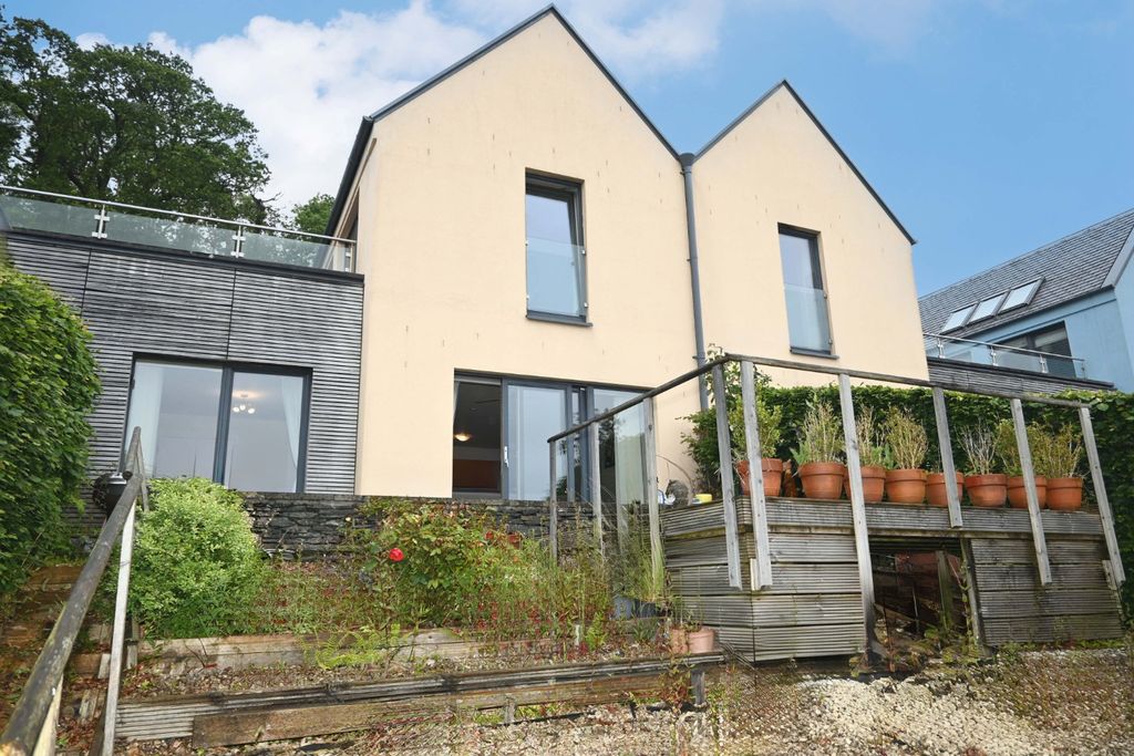 Property photo 2 of 24 5231684