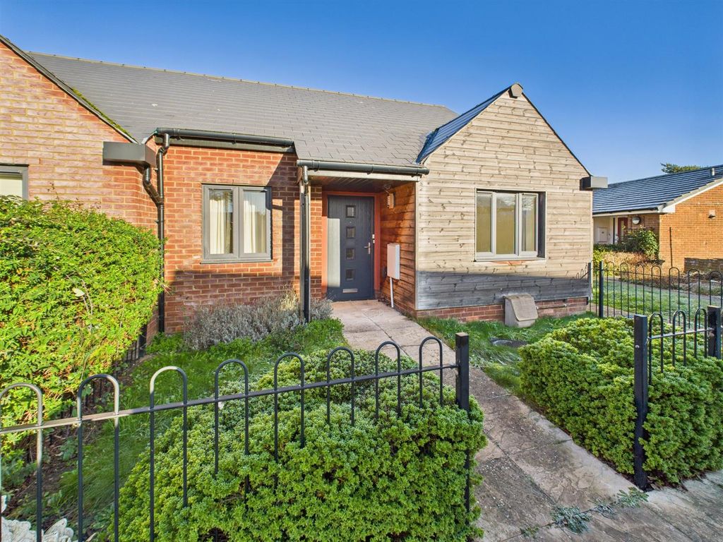 Property photo 1 of 8