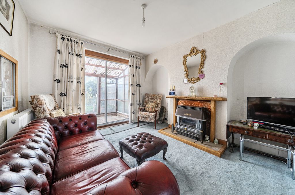 Property photo 2 of 12 15252976