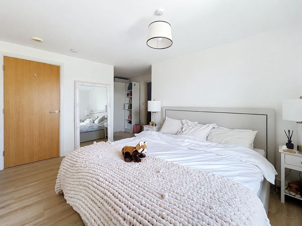 Property photo 3 of 13 Master Bedroom With King Size Bed