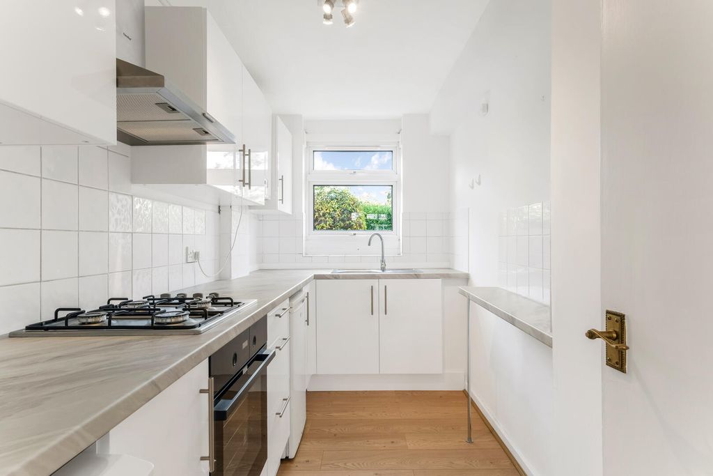 Property photo 2 of 17 Kitchen