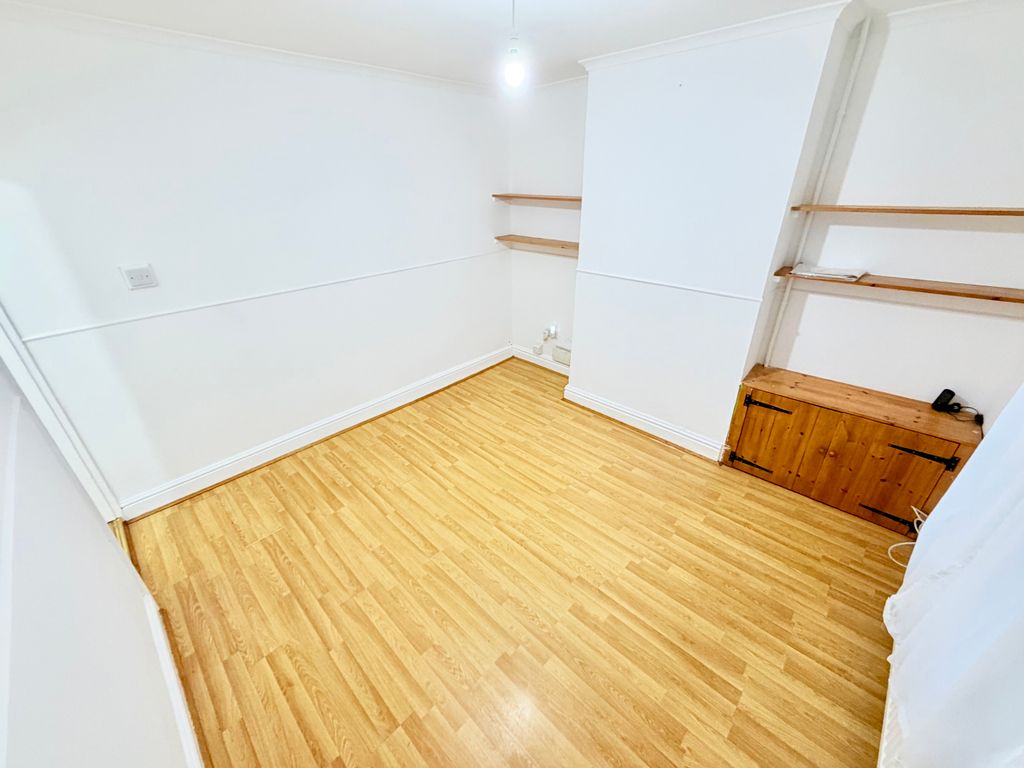 Property photo 3 of 14 Image