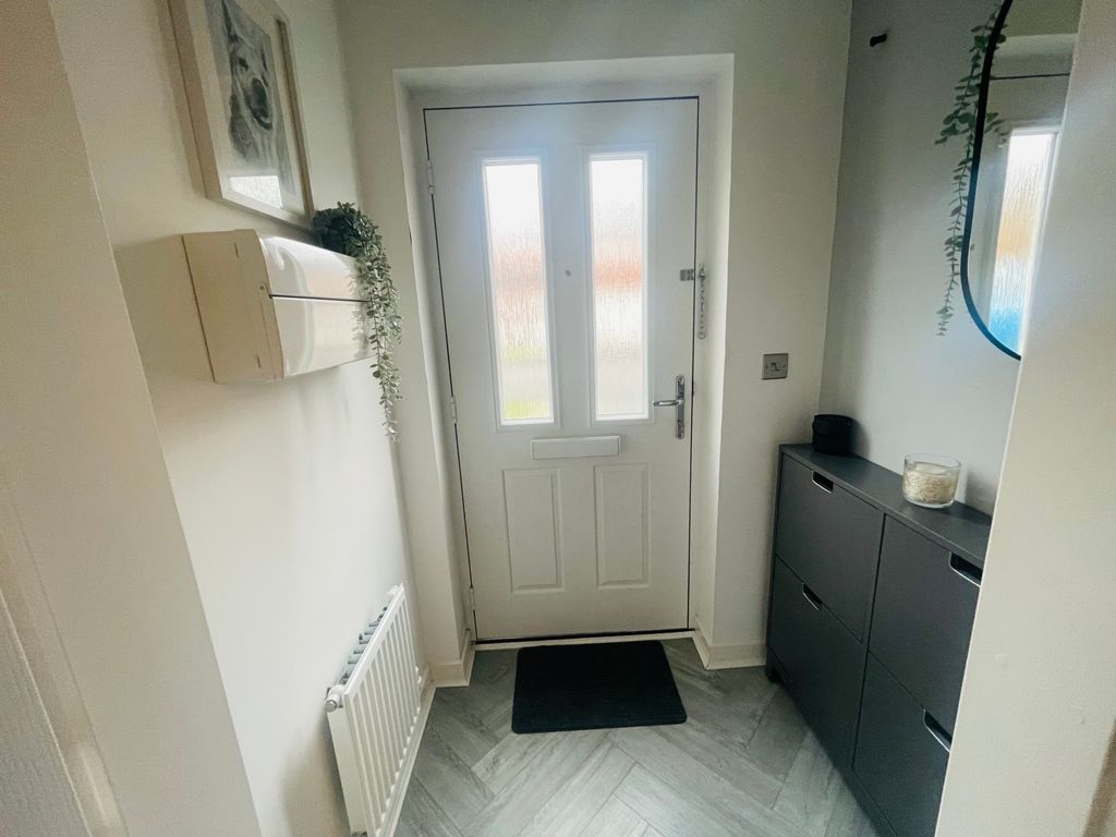 Property photo 3 of 21 Porch