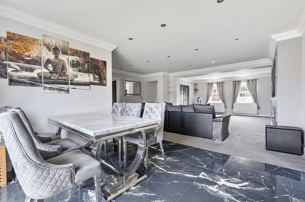 Property photo 3 of 12 1326702-15-68875B...