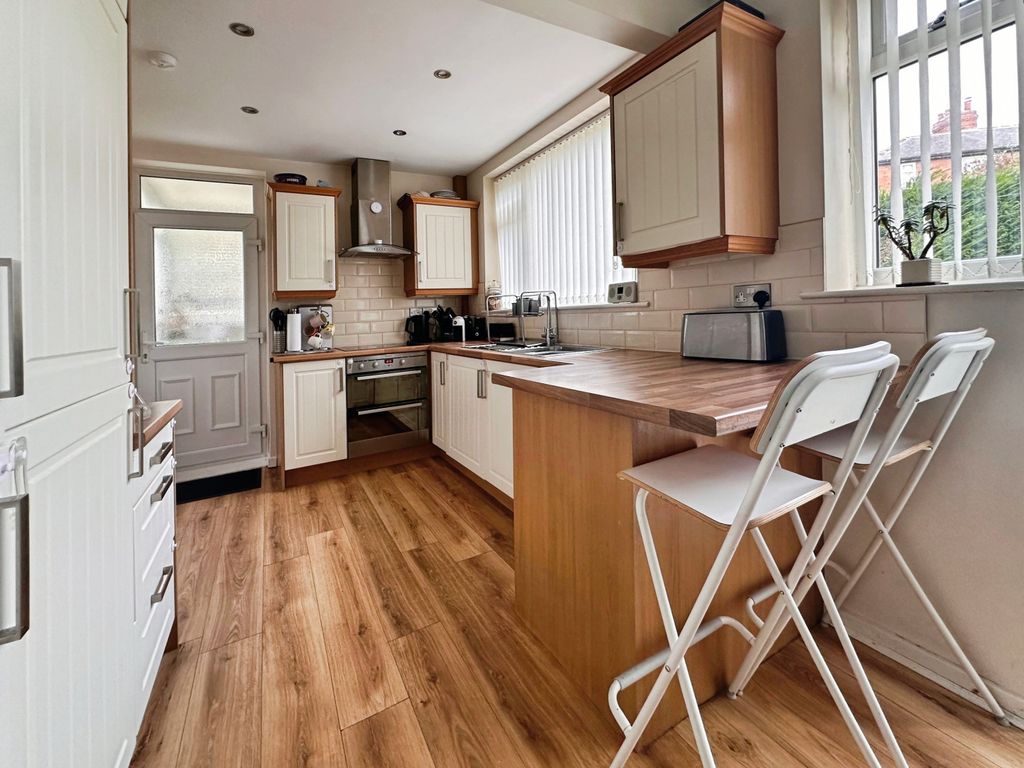 Property photo 3 of 20 Kitchen/Diner