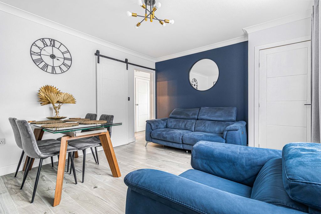 Property photo 2 of 18 1775445