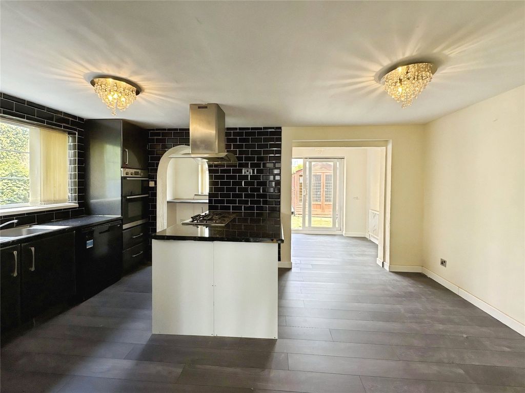 Property photo 2 of 17 Kitchen