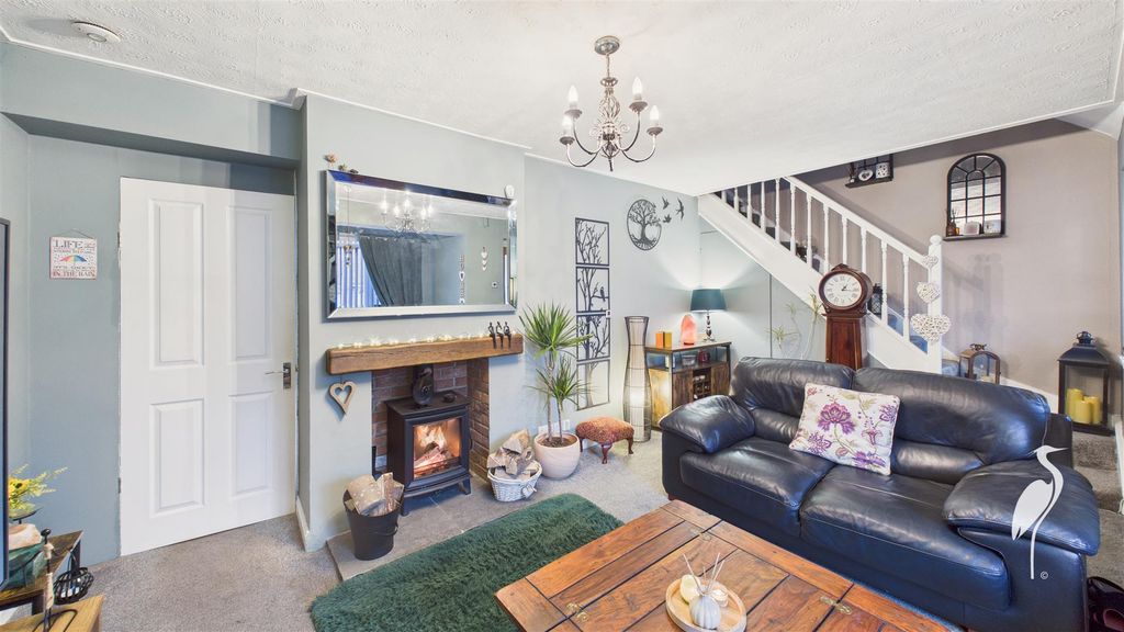 Property photo 3 of 21 Lounge