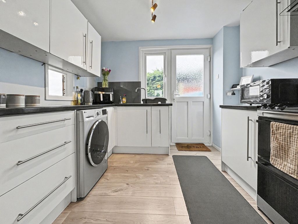 Property photo 2 of 24 4871695