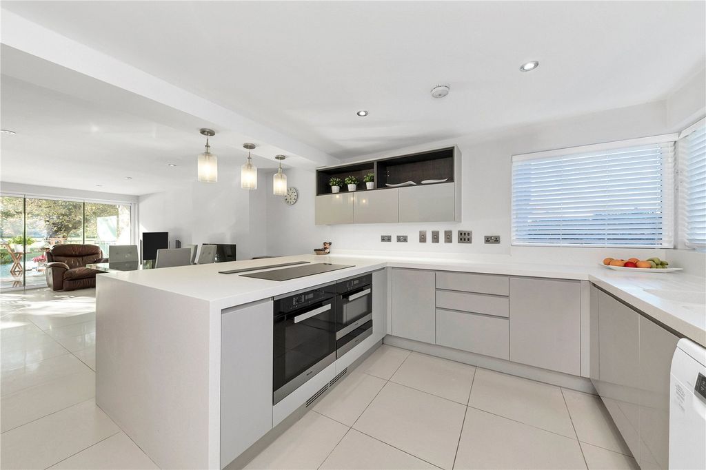 Property photo 3 of 20 Picture No. 38