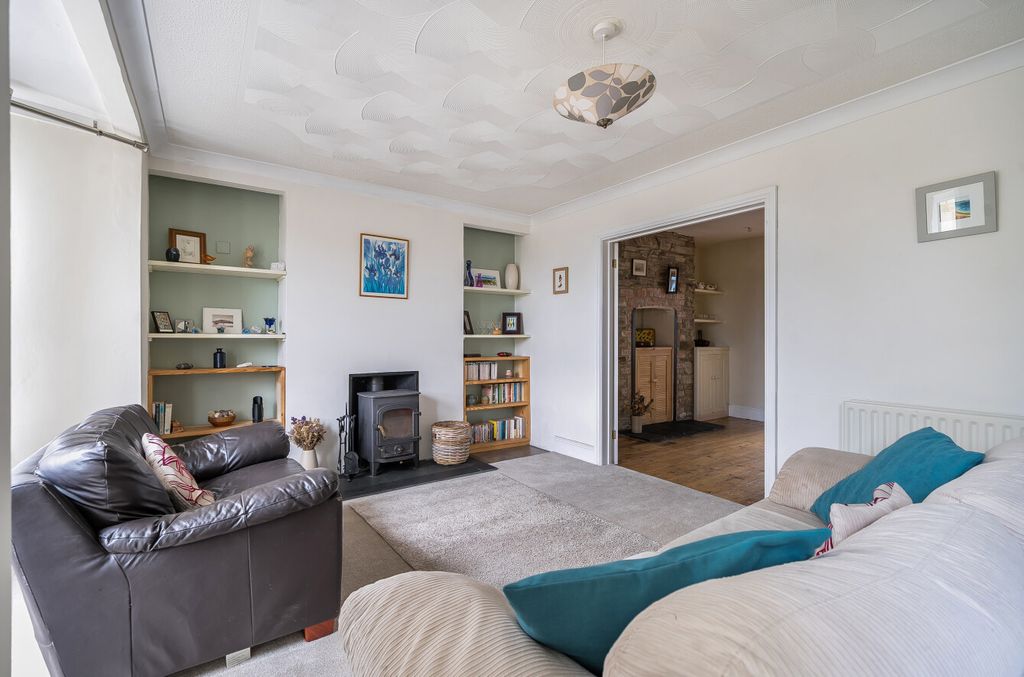 Property photo 3 of 13 1387288-8-6936B4c...