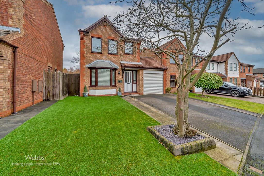 Property photo 1 of 31 Â© Webbs Estate Agents Â© (31 Of 141).Jpg